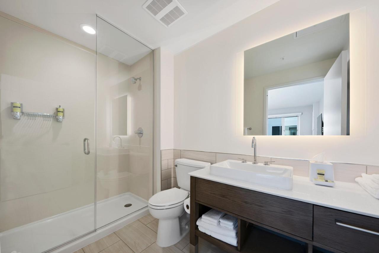 Element Hampton Peninsula Town Center Hotell Eksteriør bilde